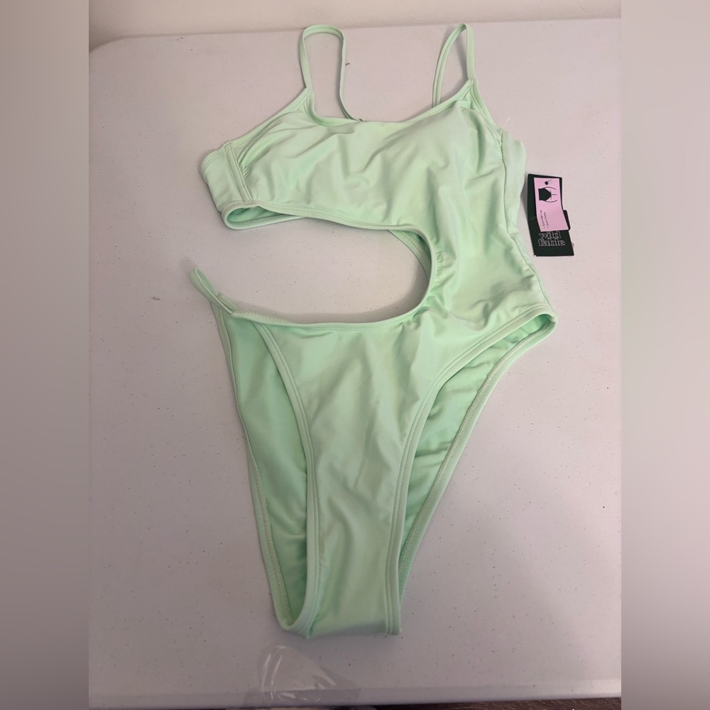 NWT Wild Fable Cut Out Swimsuit Sz Small - Picture 3 of 9